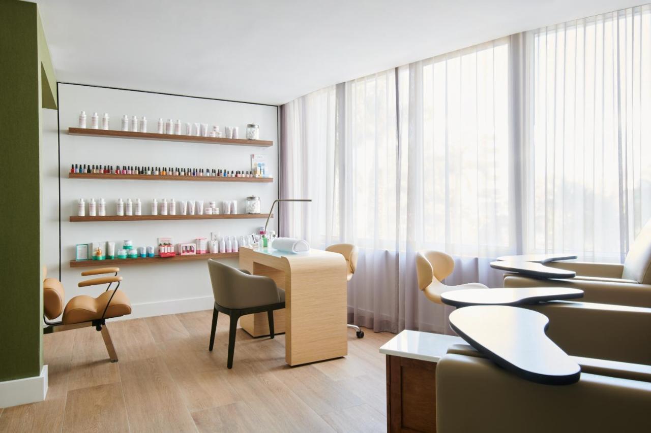 Hotel Mondrian South Miami Beach