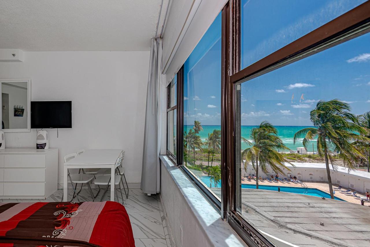 Front Miami *