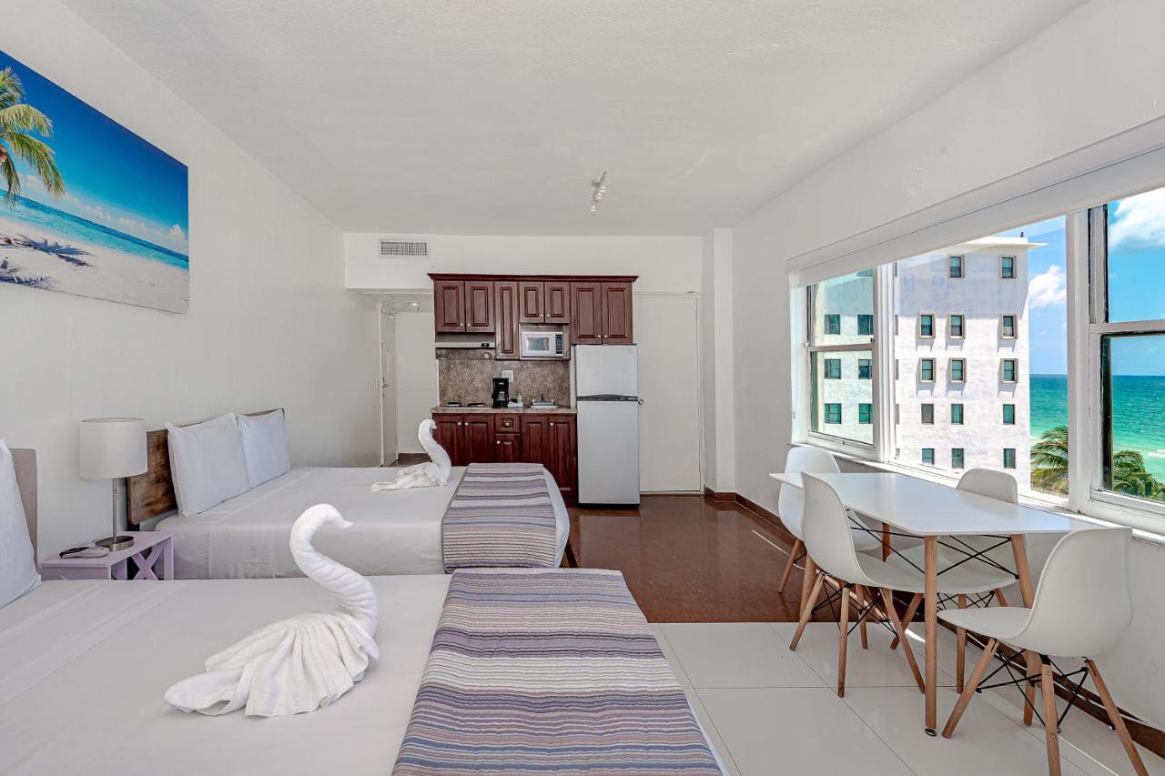Apartment Front Miami *