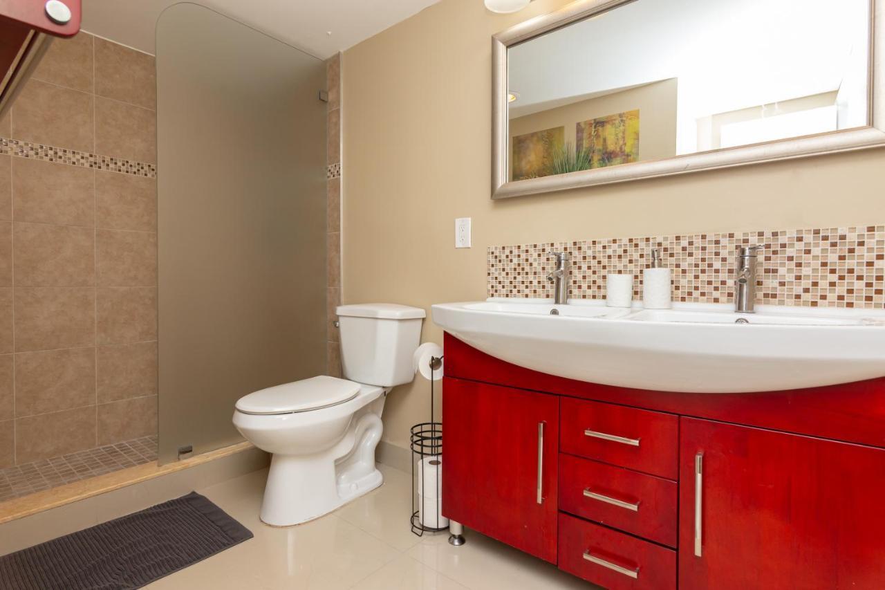 Bright With Balcony And Nice View - 2br 1ba Apartment