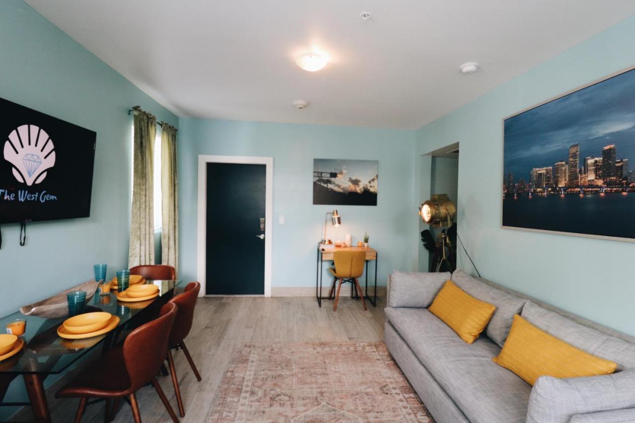 The Gem On 15th Apartment