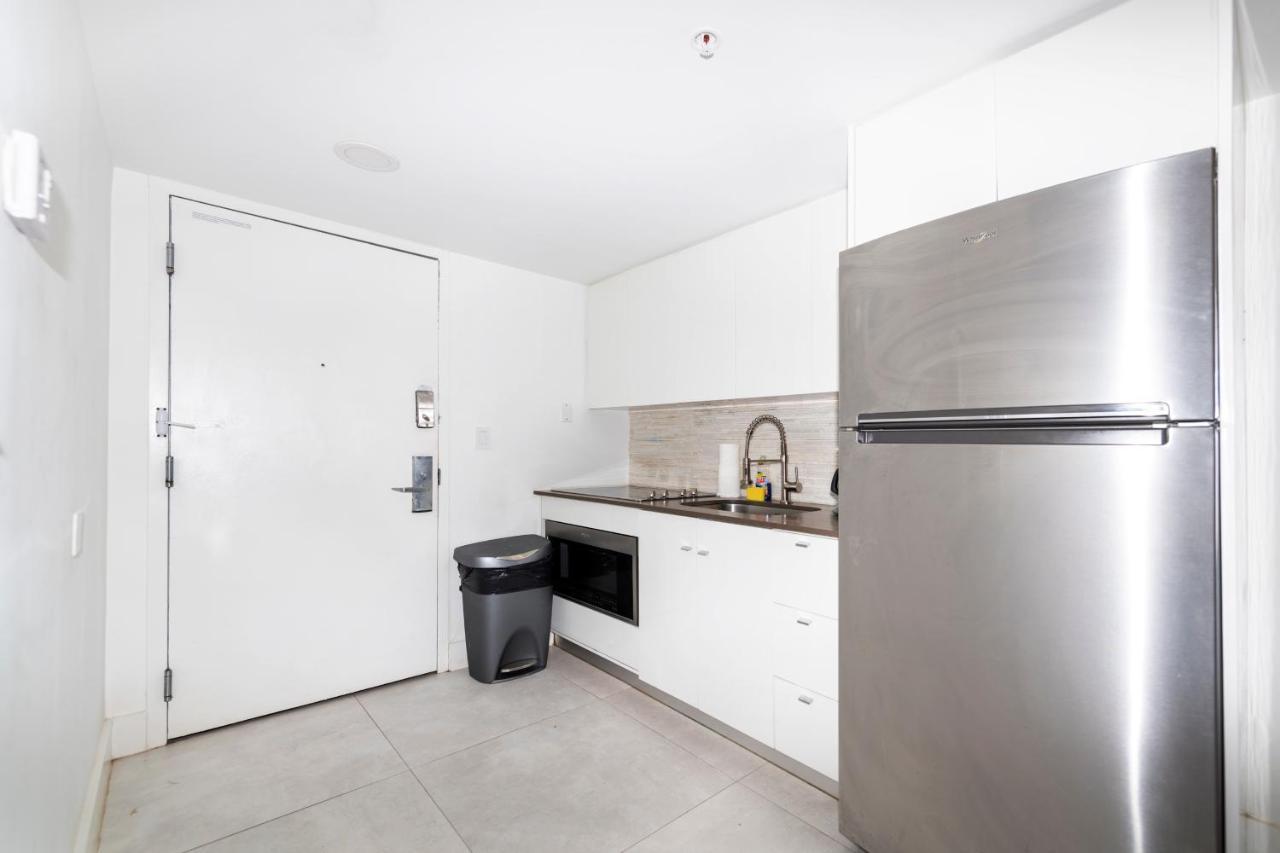 Aparthotel Cento Collins By Mercury South