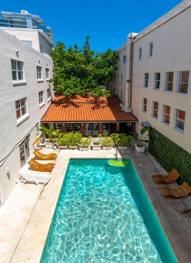 Aparthotel Cento Collins By Mercury South 2*