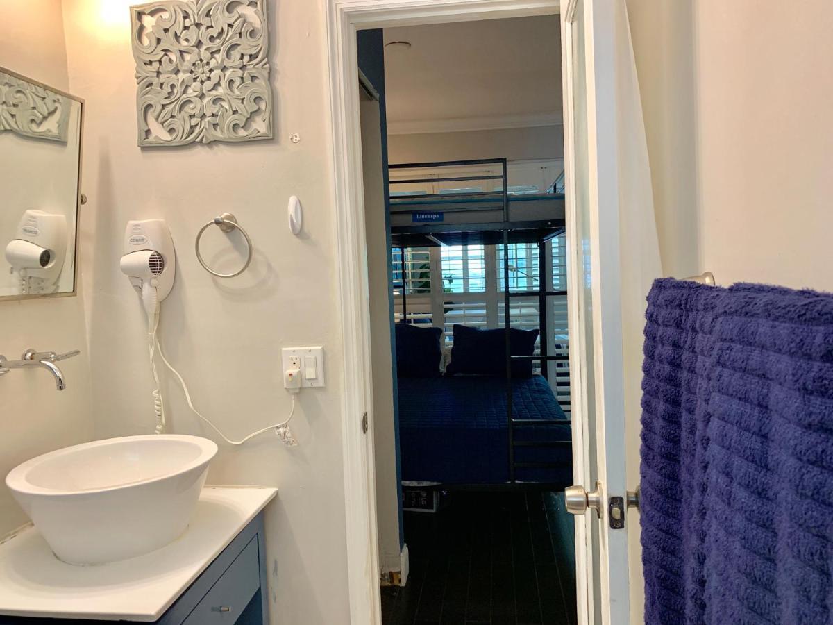 Apartment Studio On The Beach 1Br + Wifi *