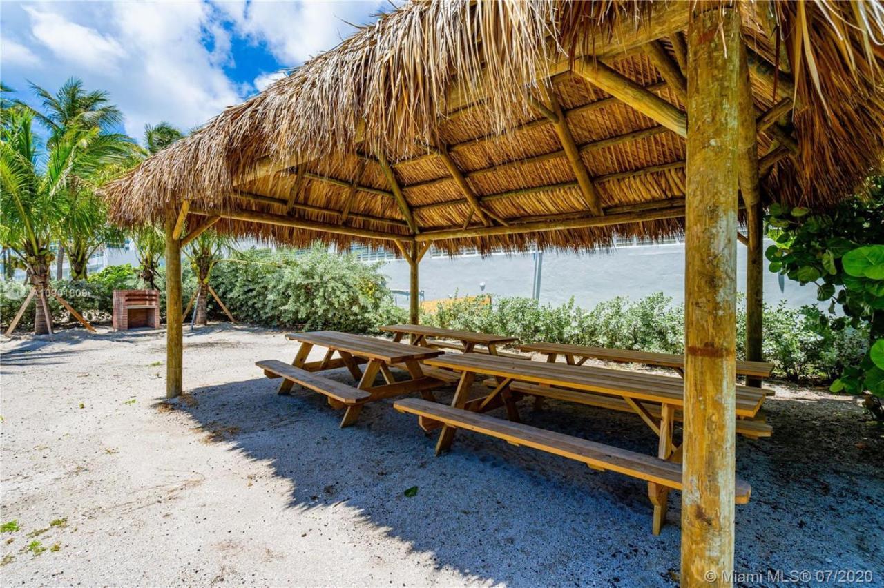 Apartment On The Beach For 6 Peoples With Balcony