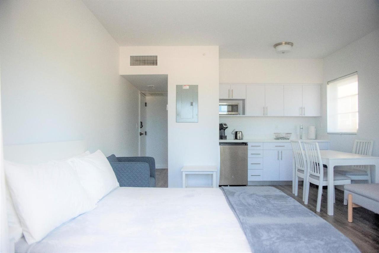 Majestic Stays On Ocean Drive Miami Beach