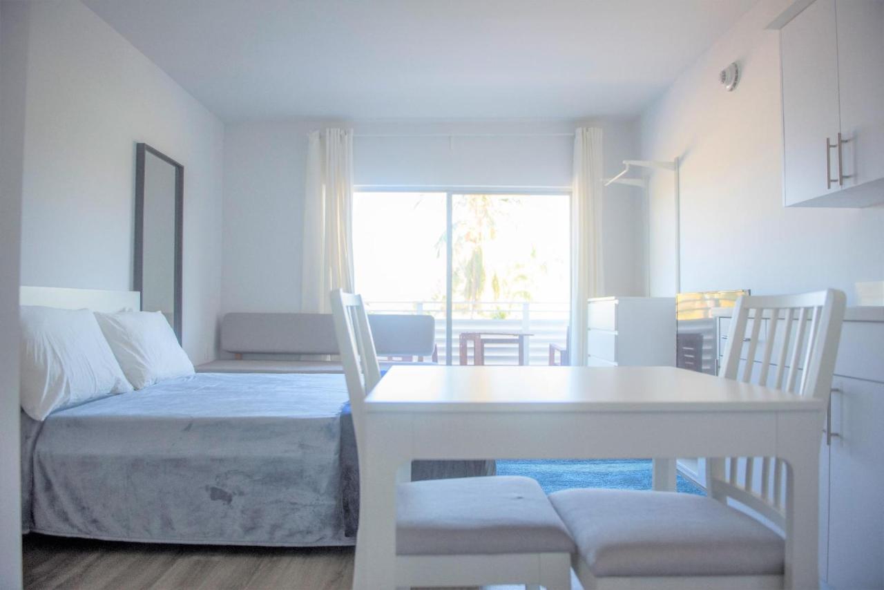 Majestic Stays On Ocean Drive Miami Beach