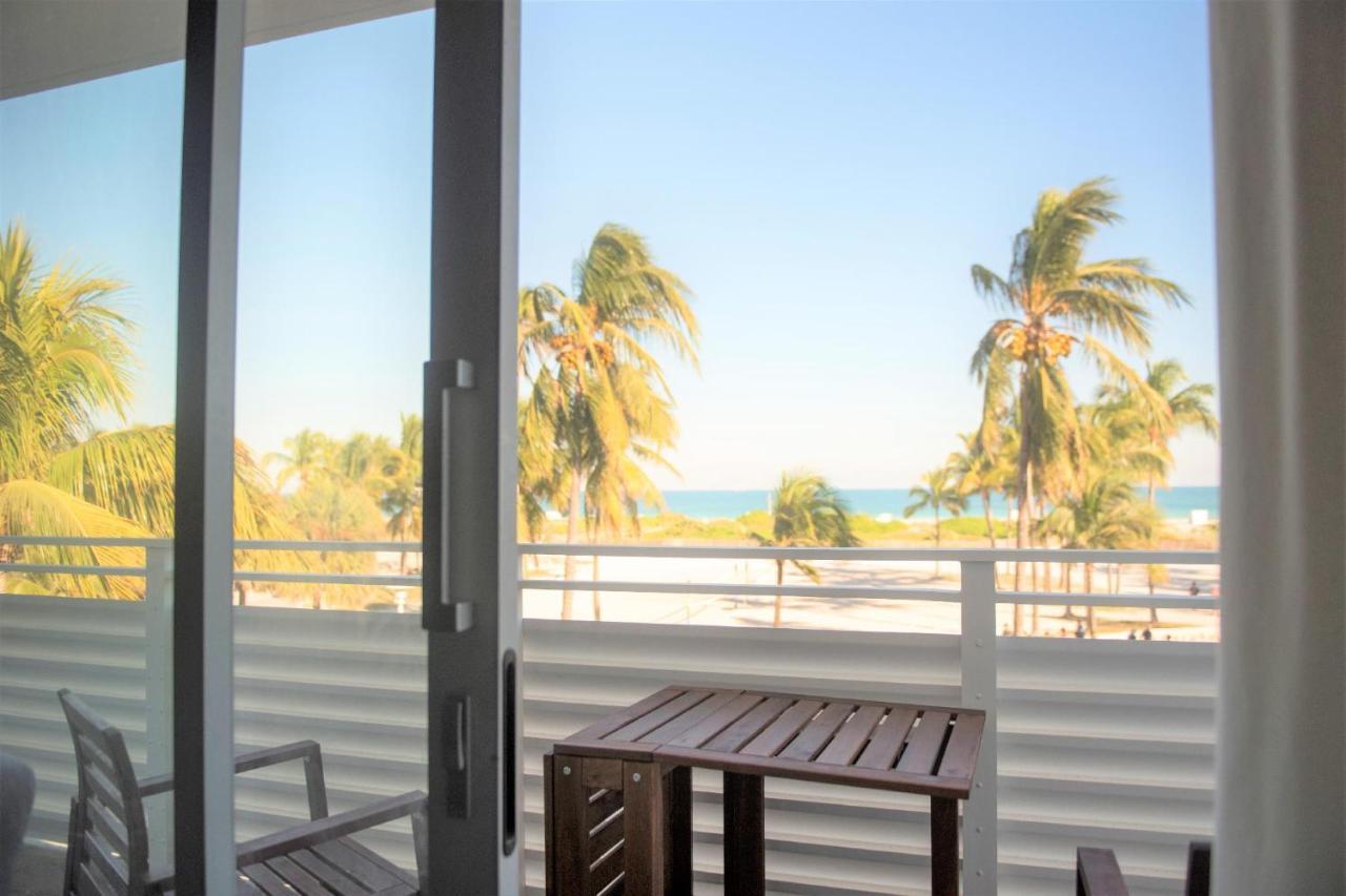 Majestic Stays On Ocean Drive * Miami Beach