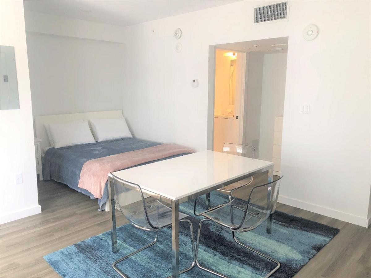 Majestic Stays On Ocean Drive Miami Beach