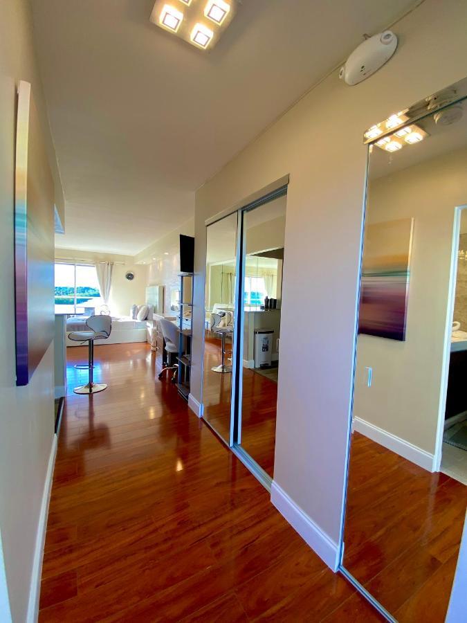 Apartment Modern Waterfront With Miami Skyline View, Free Parking 5 Mins Drive To Miami