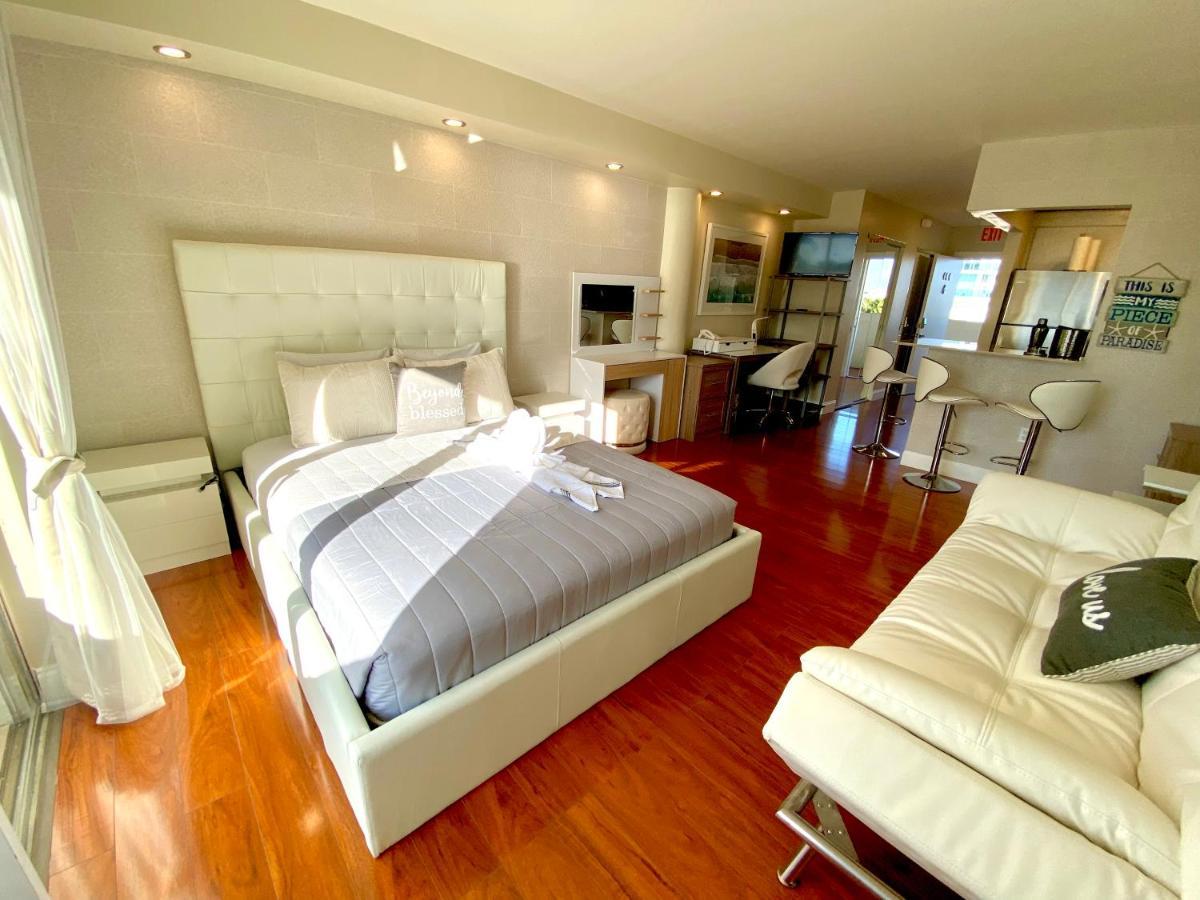 Modern Waterfront With Miami Skyline View, Free Parking 5 Mins Drive To Miami *