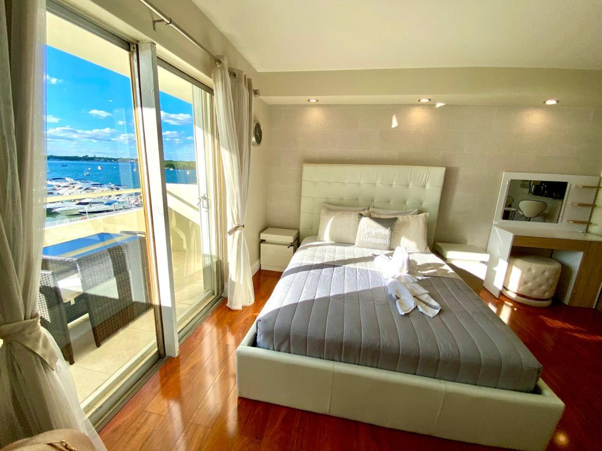 Apartment Modern Waterfront With Miami Skyline View, Free Parking 5 Mins Drive To Miami
