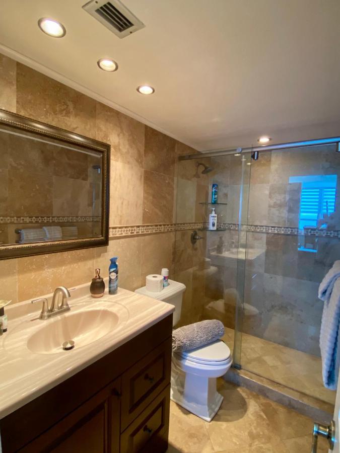 Large Luxurious Direct Ocean Front Penthouse Or Deluxe One Bedroom Ocean Front Condo-free Parking Apartment *