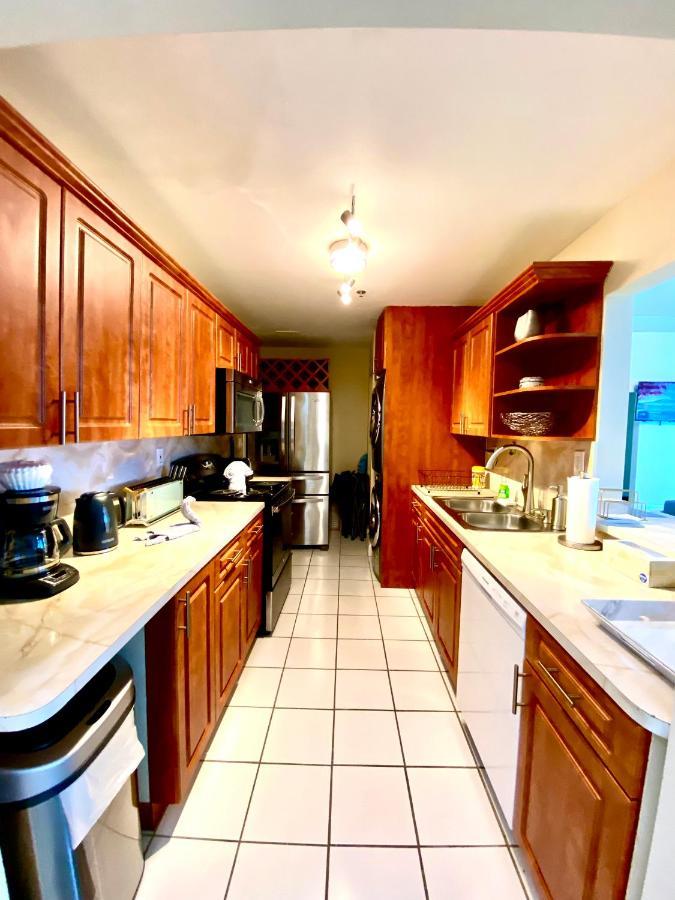 Large Luxurious Direct Ocean Front Penthouse Or Deluxe One Bedroom Ocean Front Condo-free Parking * Miami Beach