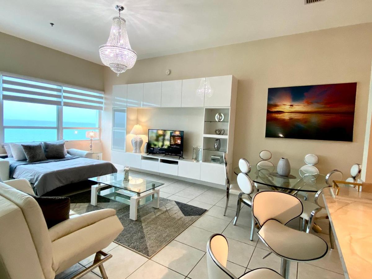 Apartment Large Luxurious Direct Ocean Front Penthouse Or Deluxe One Bedroom Ocean Front Condo-free Parking *