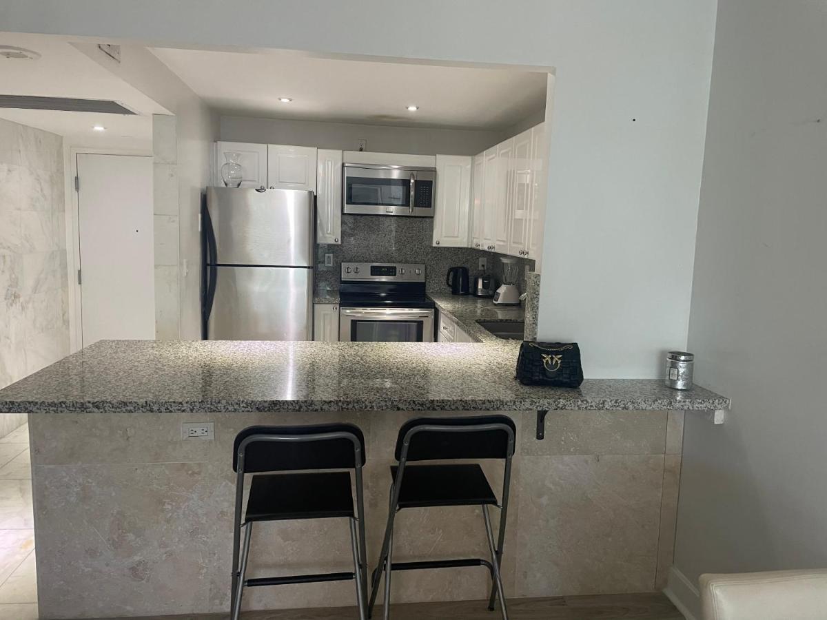 Apartment Large 1 Bedroom At Roney Palace Sleep 8 Miami Beach