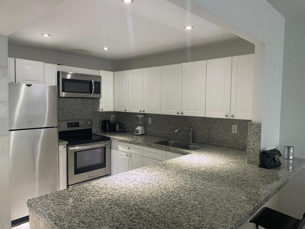 Large 1 Bedroom At Roney Palace Sleep 8 Apartment *