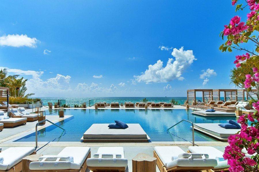 Large 1 Bedroom At Roney Palace Sleep 8