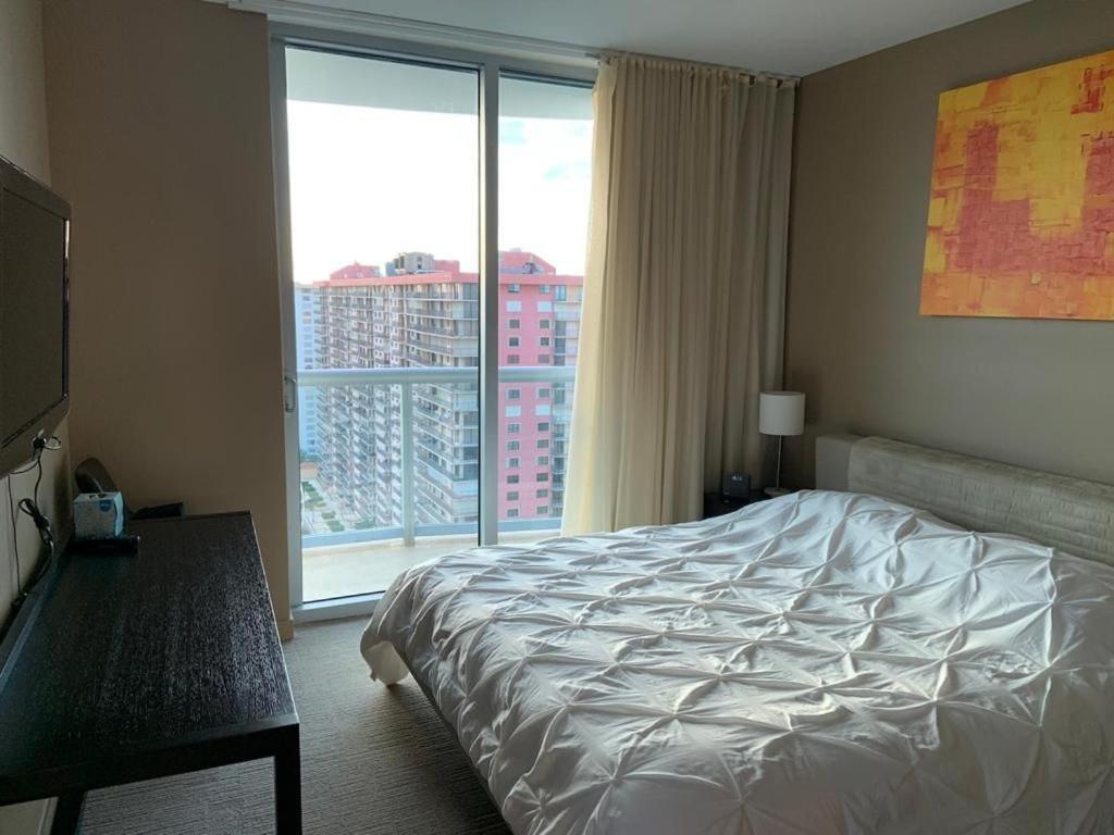Apartment On The Ocean Miami Beach
