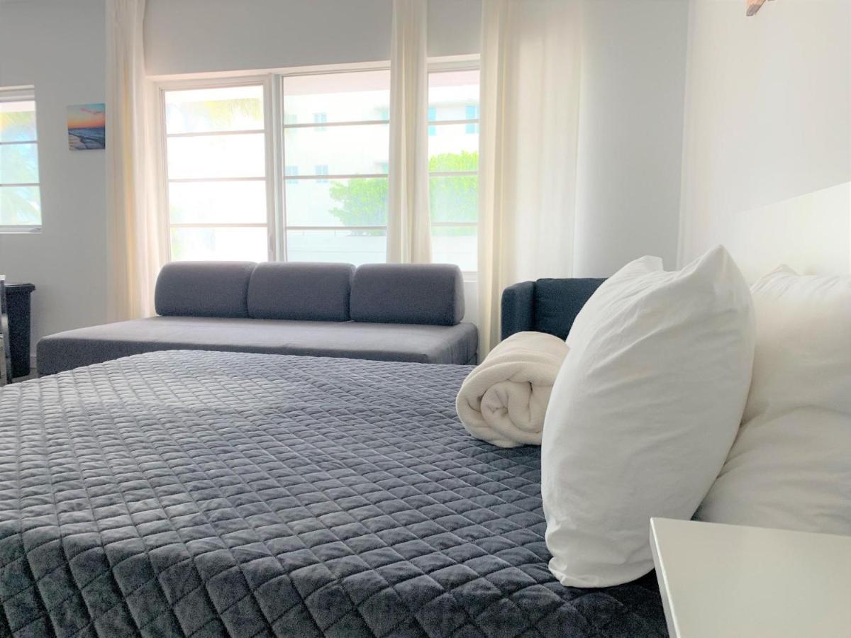 Majestic Stays On Ocean Drive Miami Beach