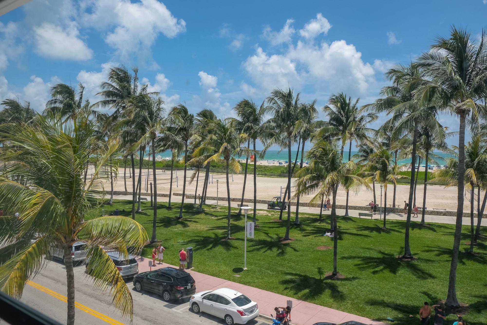 Avalon Hotel Miami Beach