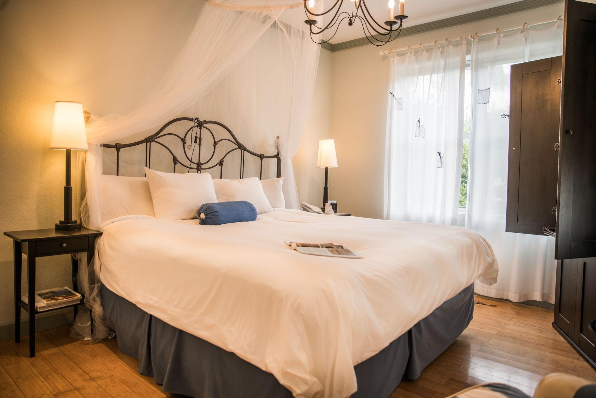 Hotel Cadet Miami Beach