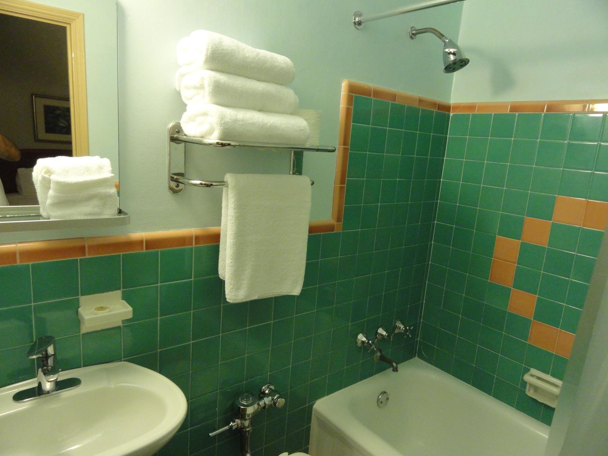 Viscay Hotel 3*