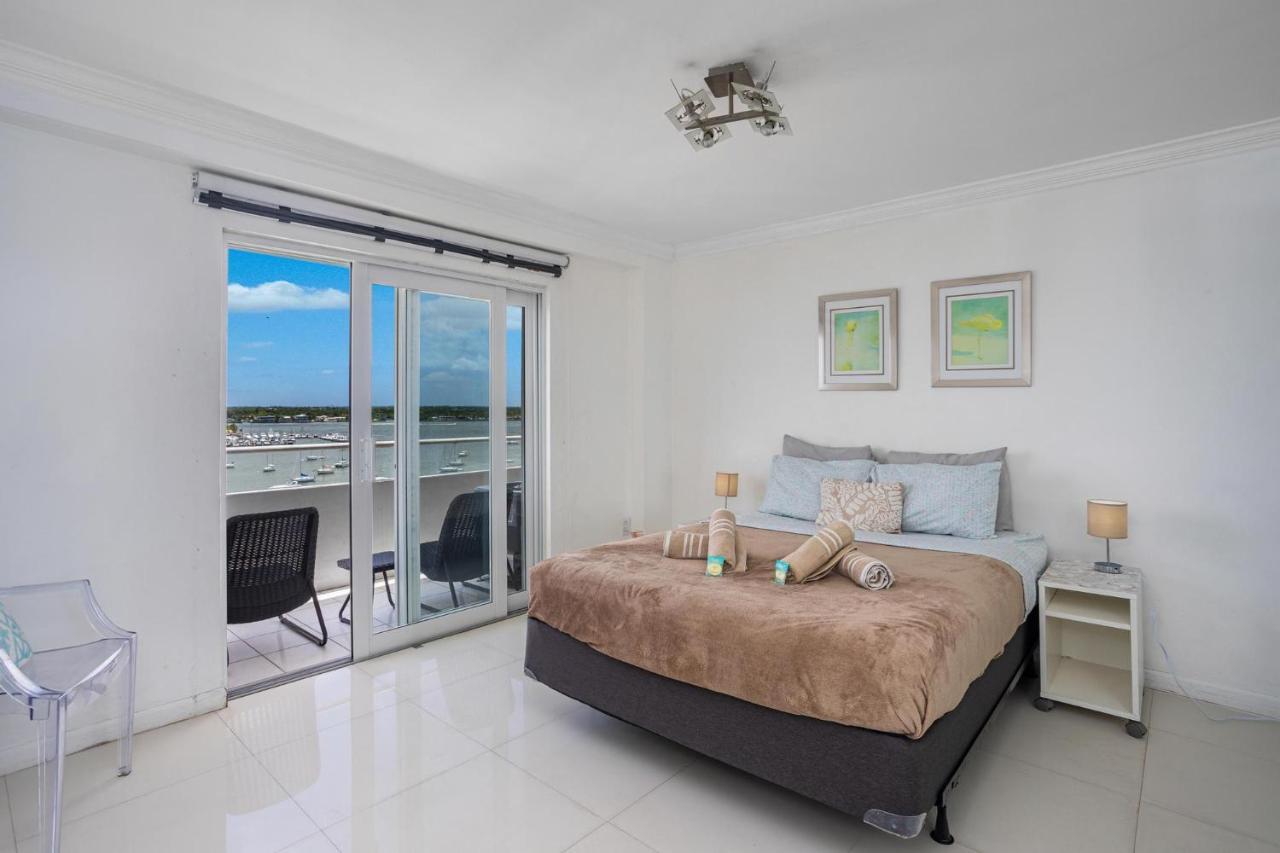 Top Floor Breathtaking View Of Miami Skyline, Pool And Free Parking Holiday home *