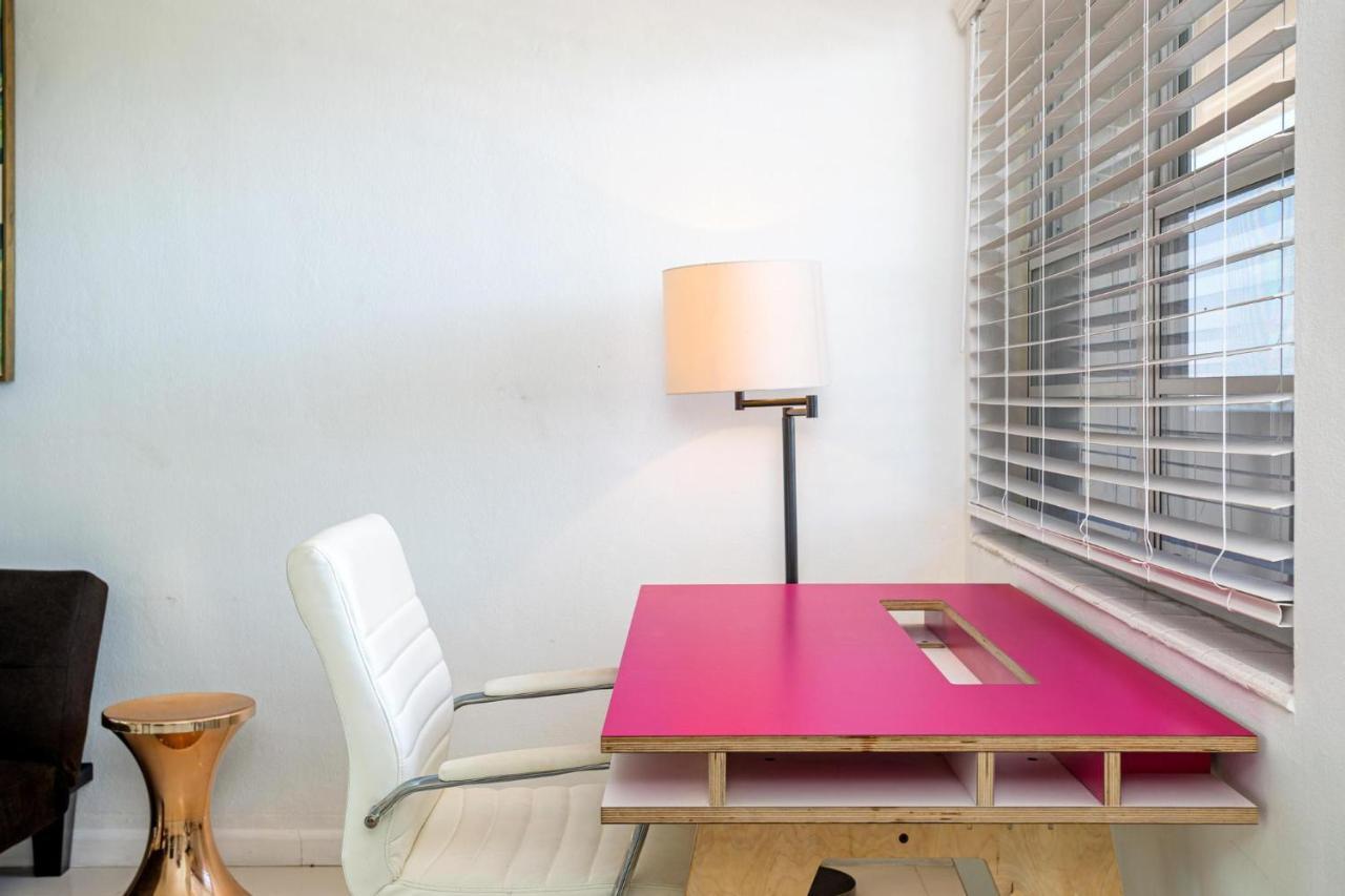 Top Floor Breathtaking View Of Miami Skyline, Pool And Free Parking Holiday home *