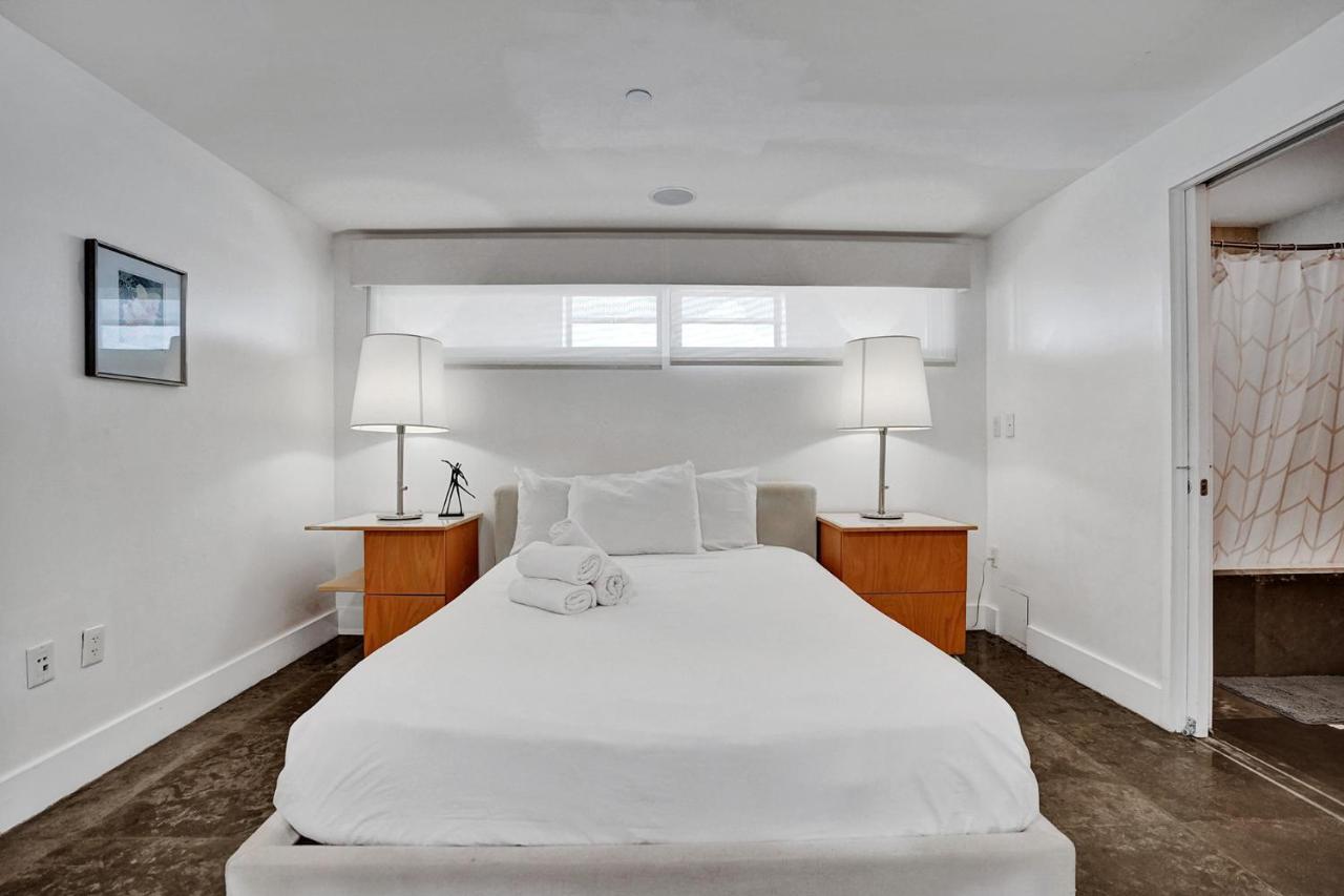 Amazing Two Bedroom Ocean View- Miami Apartment *