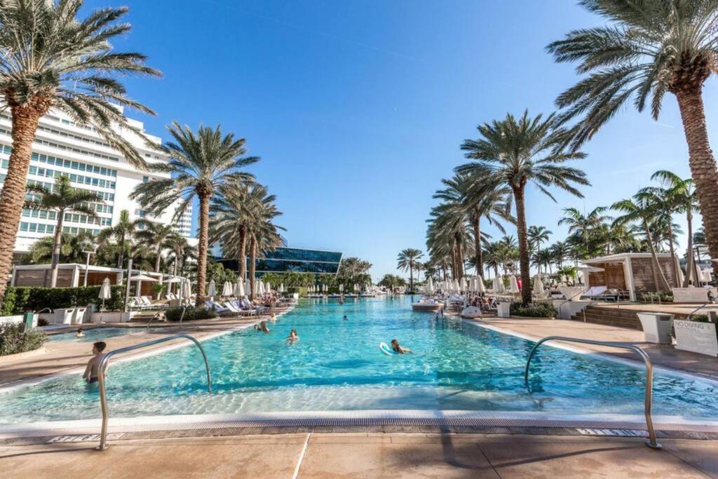Apartment Fontainebleau Ocean View Fits 6! 1 Bed/2 Ba Miami Beach
