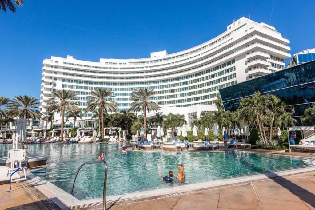 Apartment Fontainebleau Ocean View Fits 6! 1 Bed/2 Ba Miami Beach