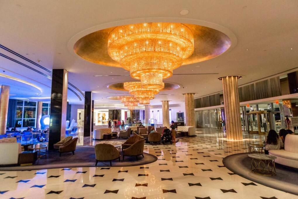 Fontainebleau Ocean View Fits 6! 1 Bed/2 Ba *