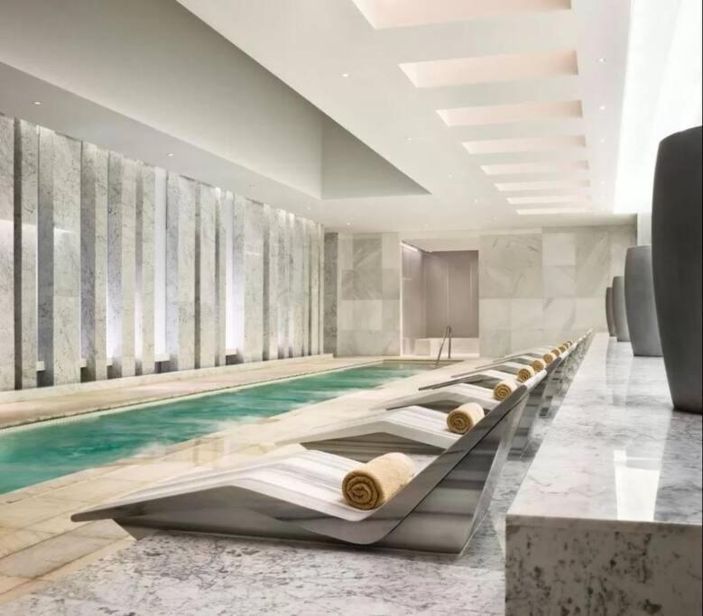 Apartment Fontainebleau Ocean View Fits 6! 1 Bed/2 Ba *