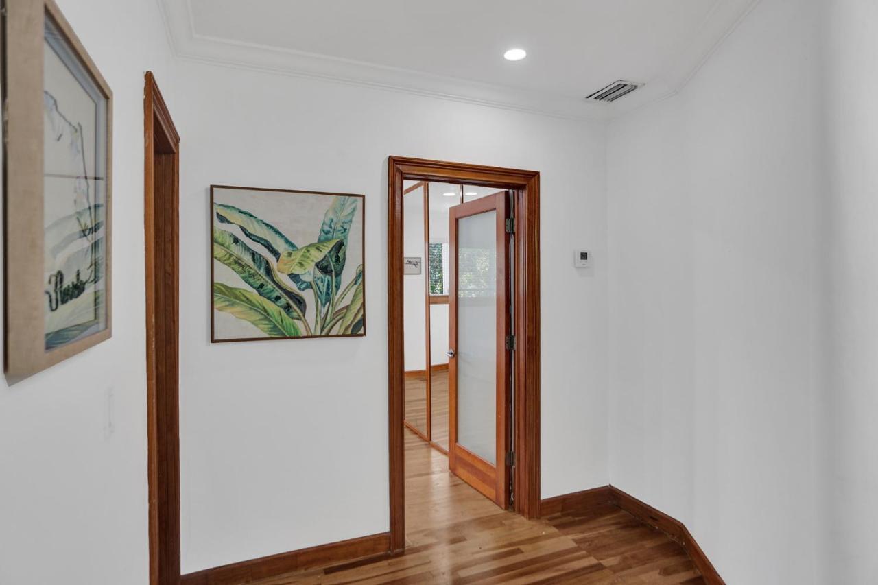 Bay Harbor Apartment