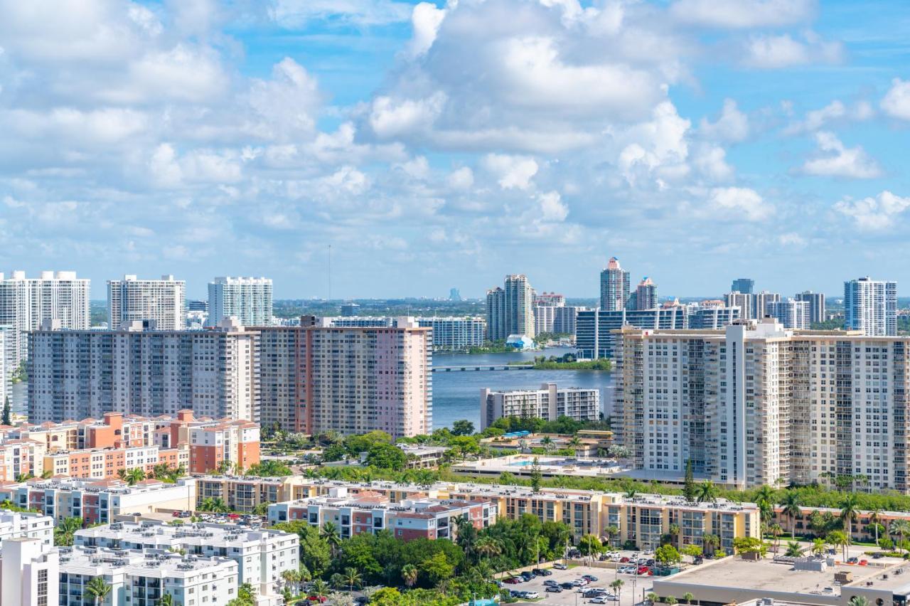 Apartment 16699 Collins Ave Unit 2906 In La Perla *