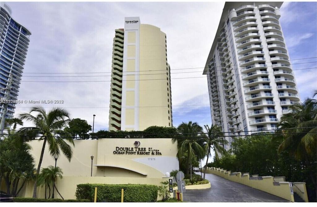 Apartment Front Miami Beach