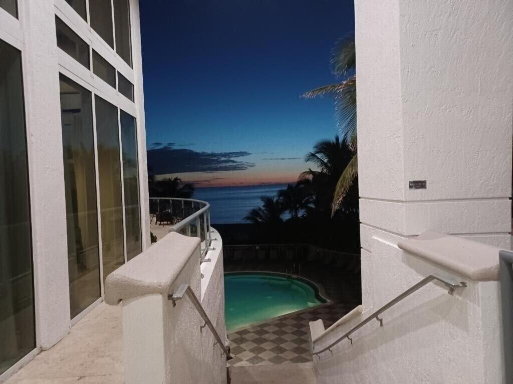 Front * Miami Beach