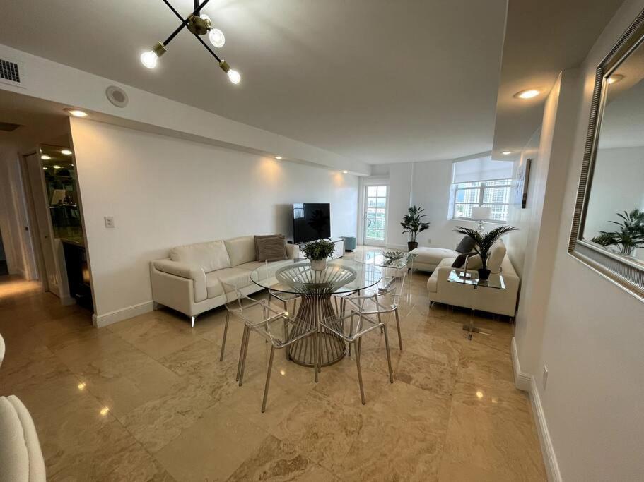 Breathtaking Ocean View! 15th Floor Miami Beach