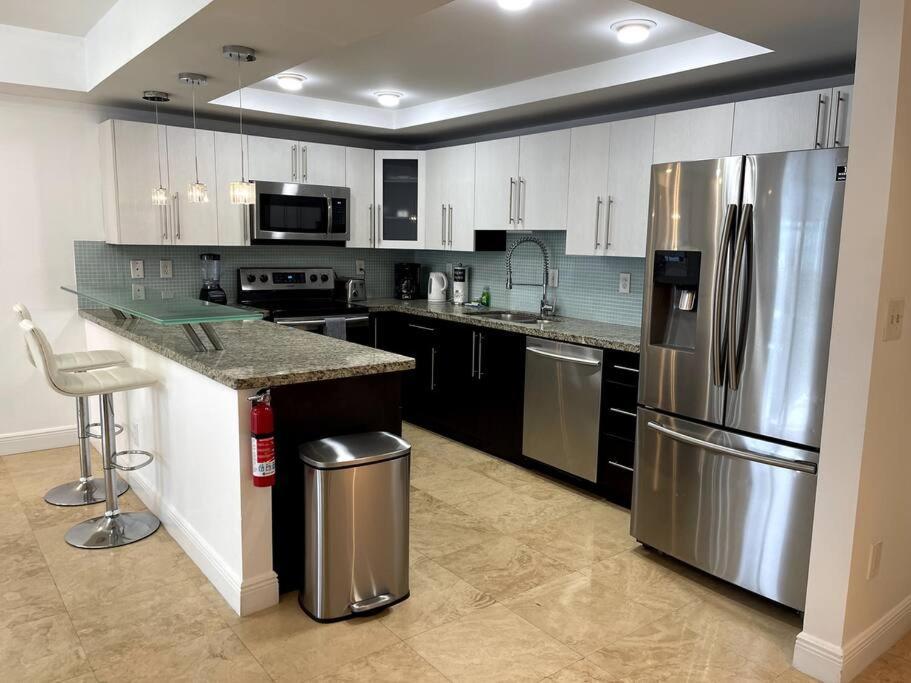 Breathtaking Ocean View! 15th Floor Miami Beach