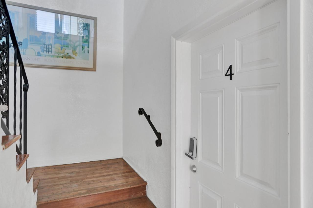 Bay Harbor Apartment