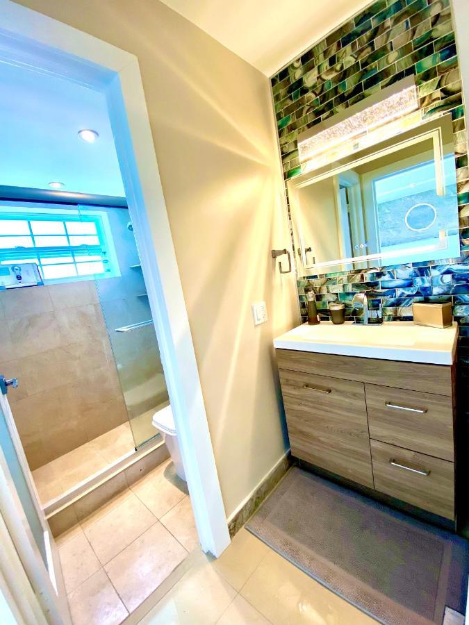 Bay View Miami: Premium Waterfront Near Apartment *