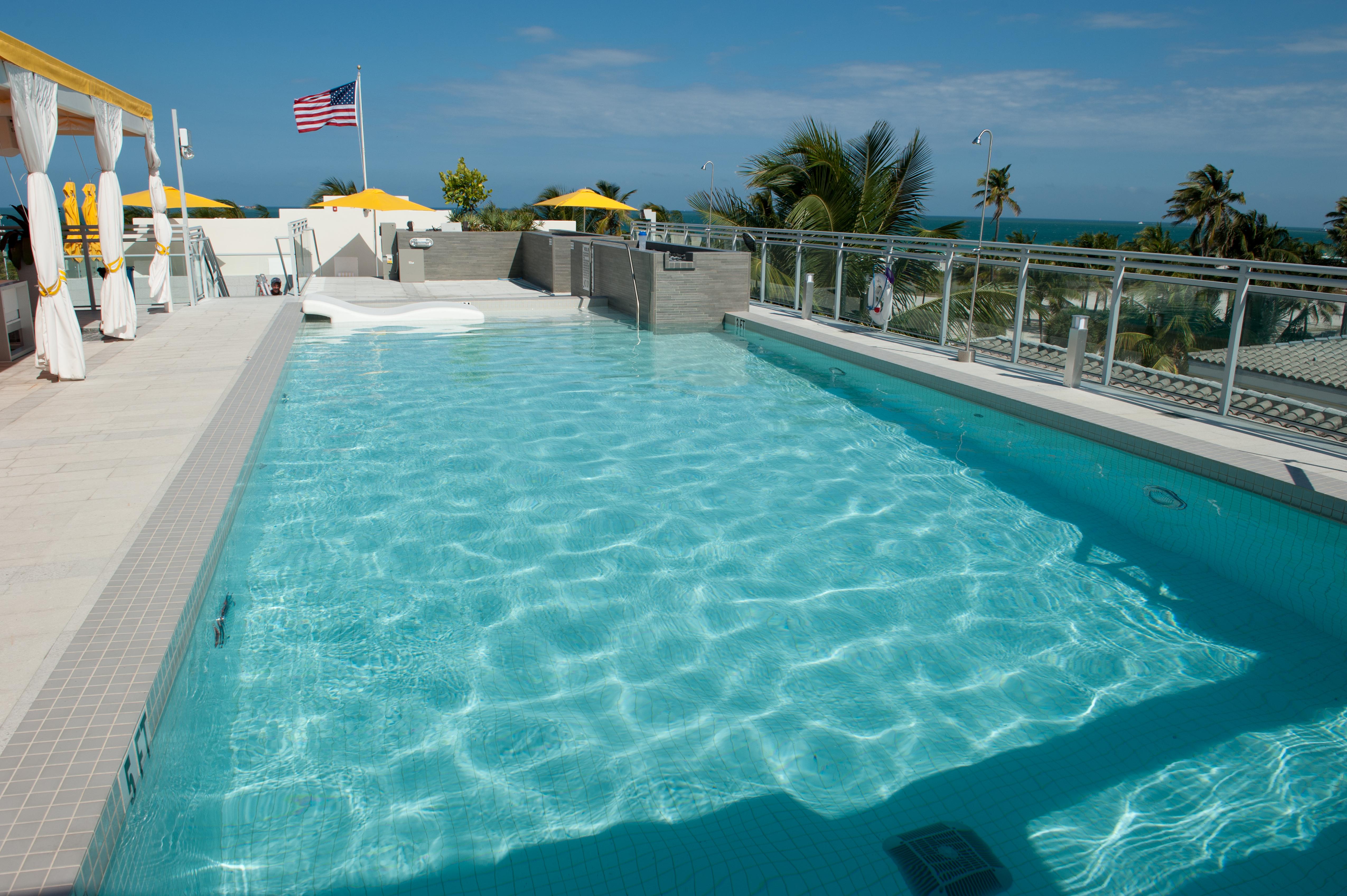 Leslie Ocean Drive Hotel