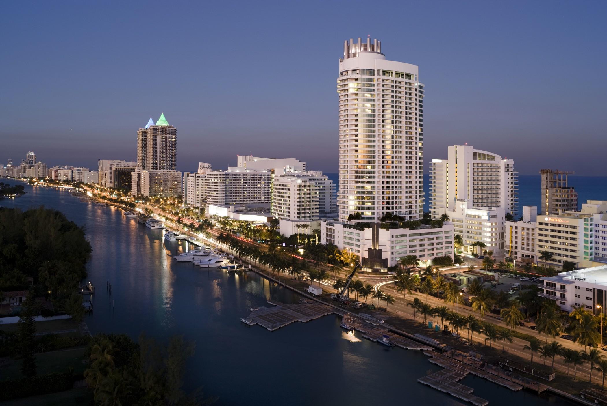 Resort Fontainebleau Miami 5*