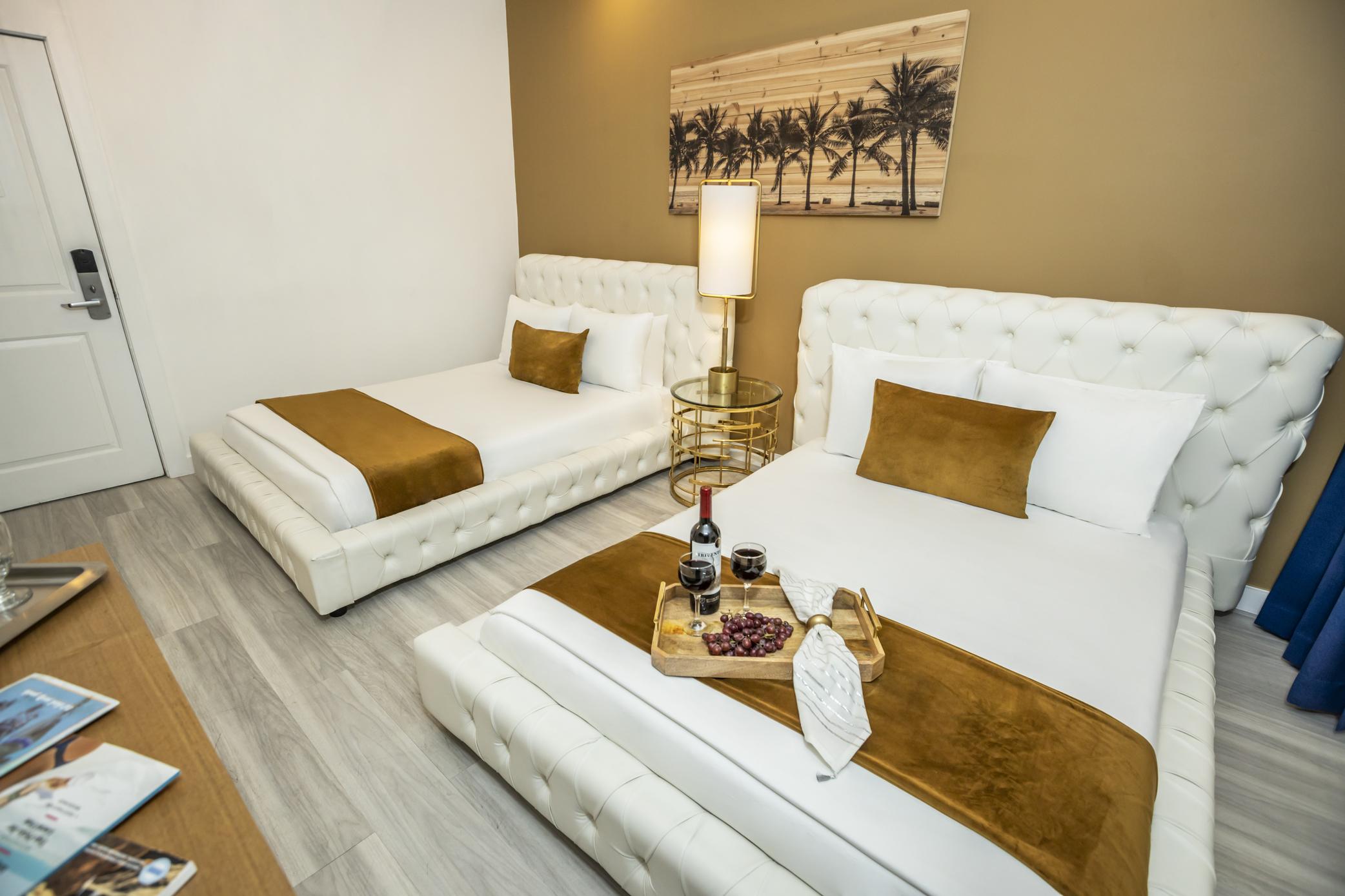 Hotel Catalina & Club 3*