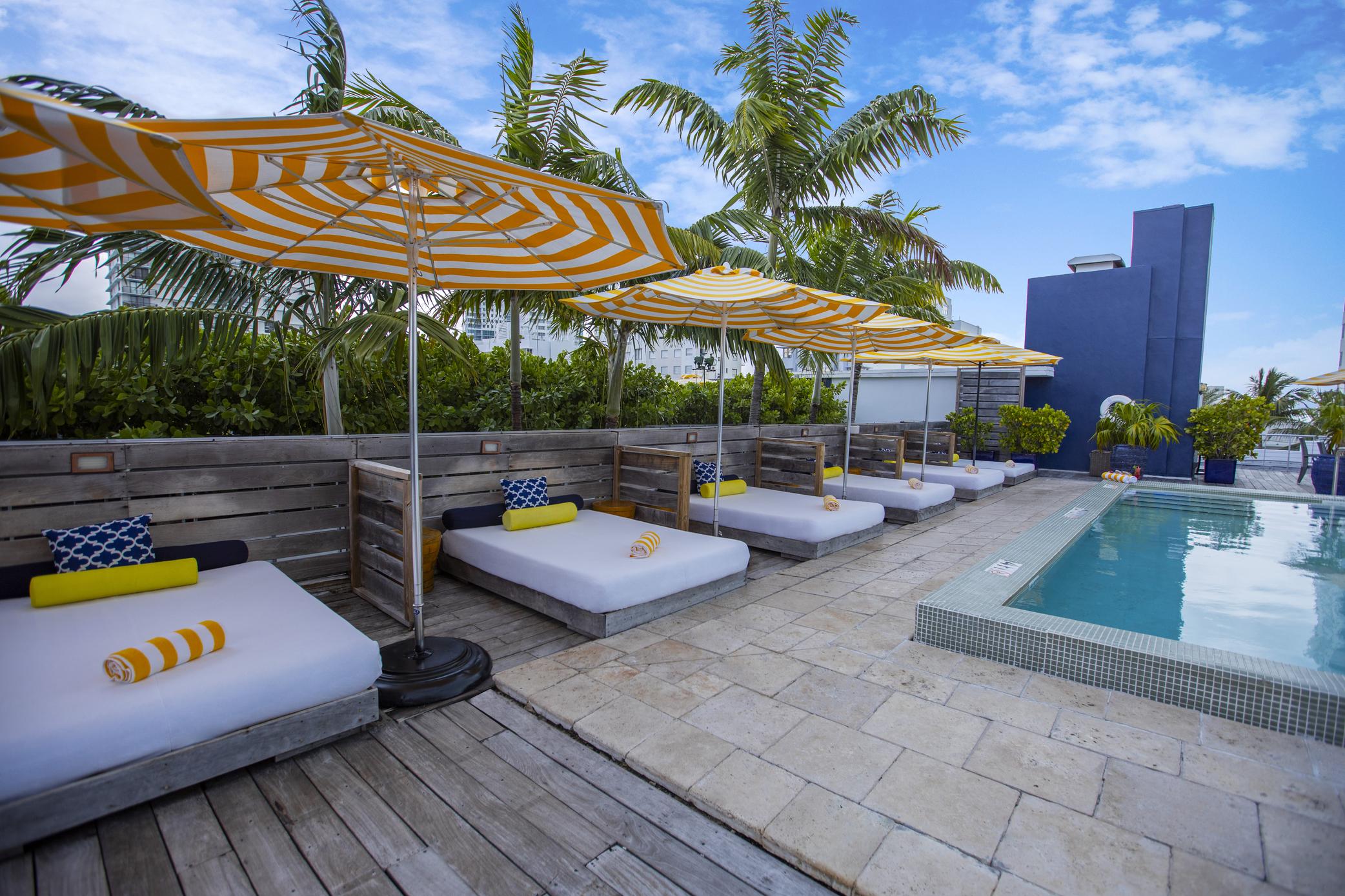 Catalina & Club Hotel