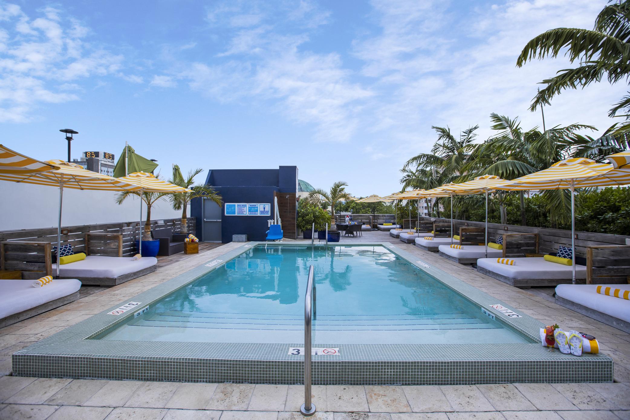 Catalina & Club 3* Miami Beach