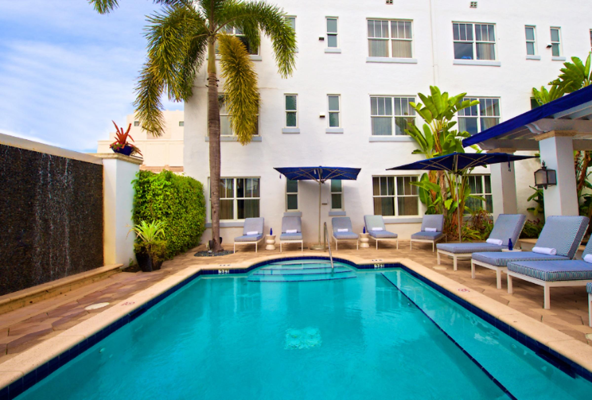 Blue Moon Hotel 4*