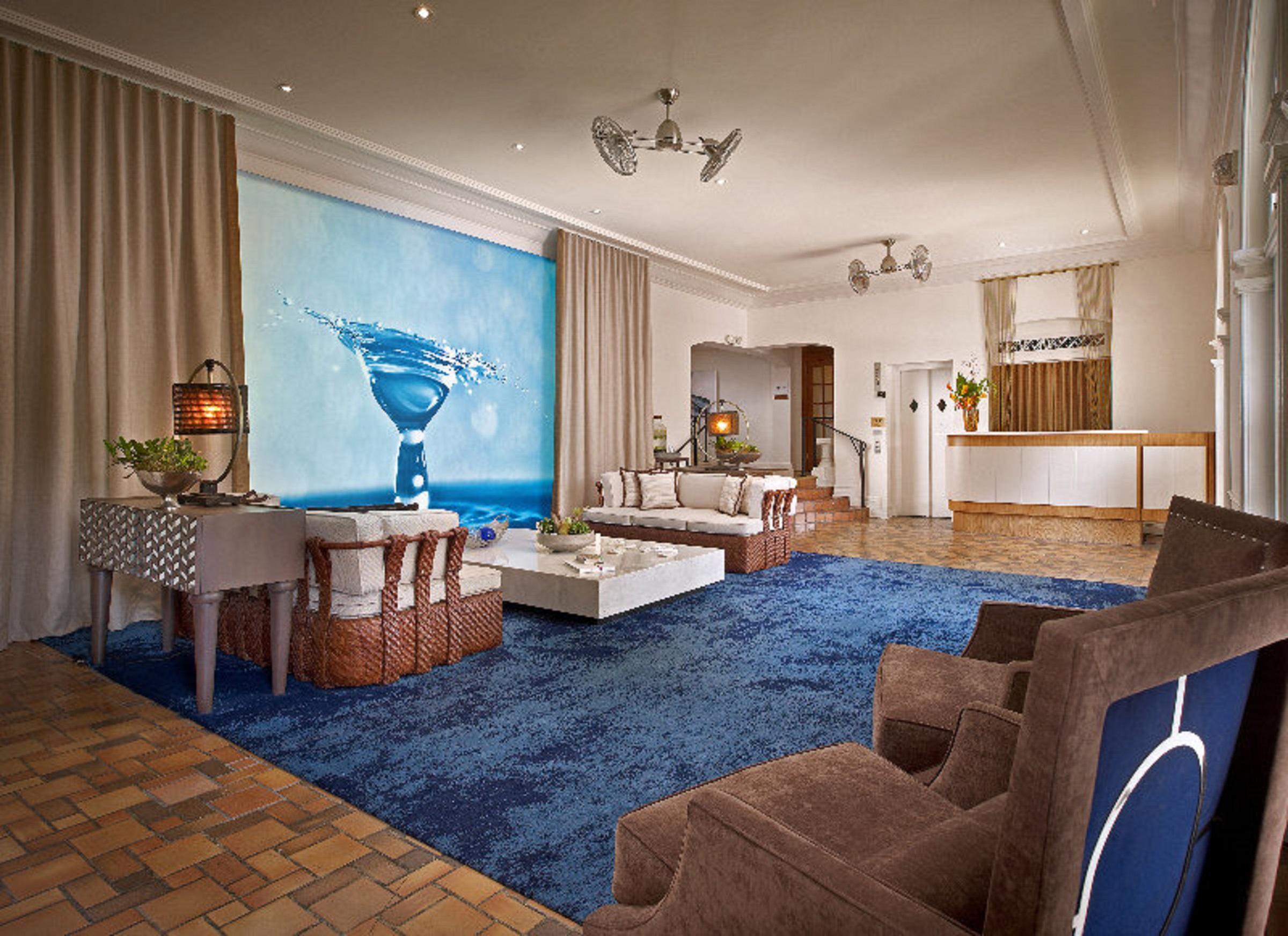 Hotel Blue Moon