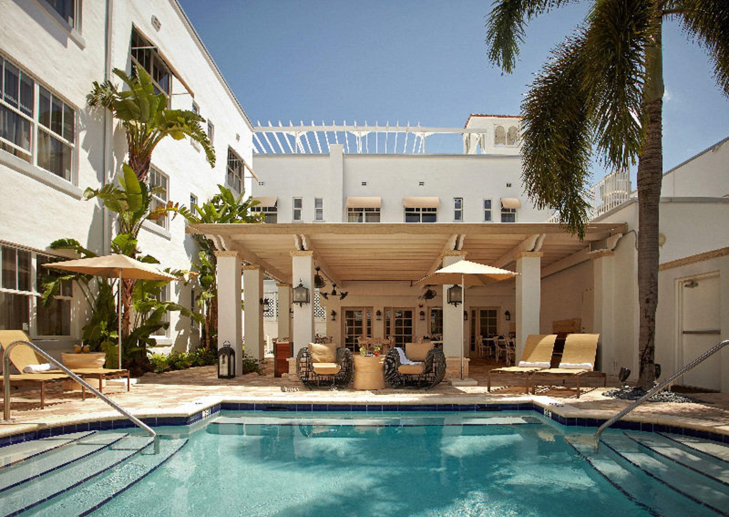 Hotel Blue Moon